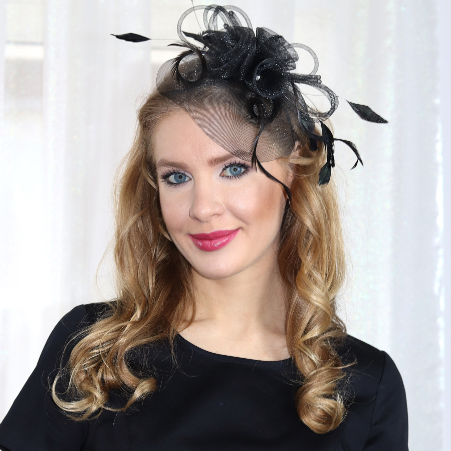 Fiona - elegantný fascinátor z krinolíny
