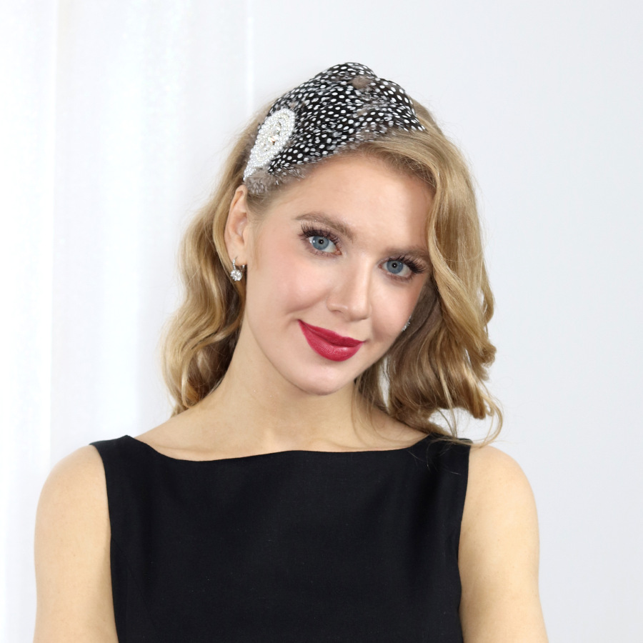 Perlička - čelenka z peria vo vintage štýle