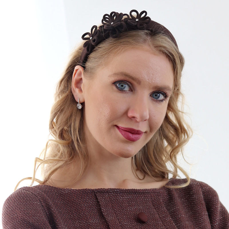 Daisy - hnedá čelenka