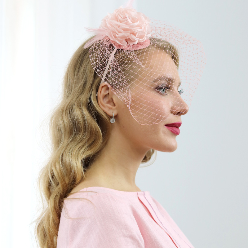 Paloma - ružový fascinátor s hodvábnou ružou a závojom 2