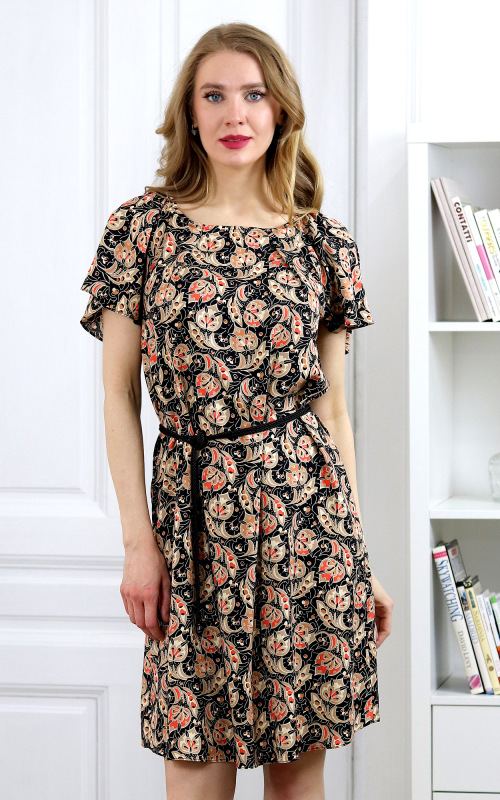 Linda - čierne viskózové šaty s béžovým grafickým vzorom