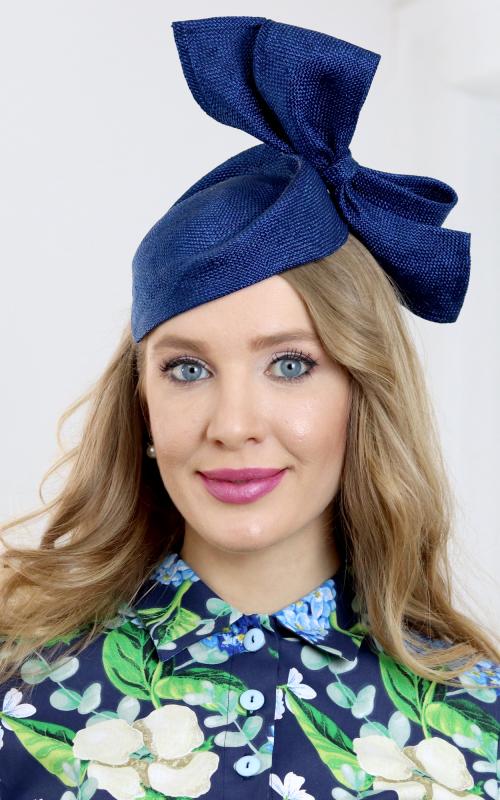 Leona - letné šaty s kvetmi hortenzie na modrom podklade 8