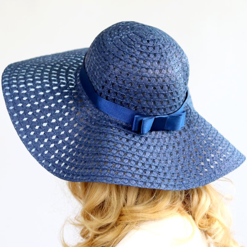 Eleanor - modrý klobúk