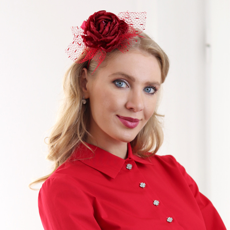 Rosa - červený fascinátor s hodvábnou ružou