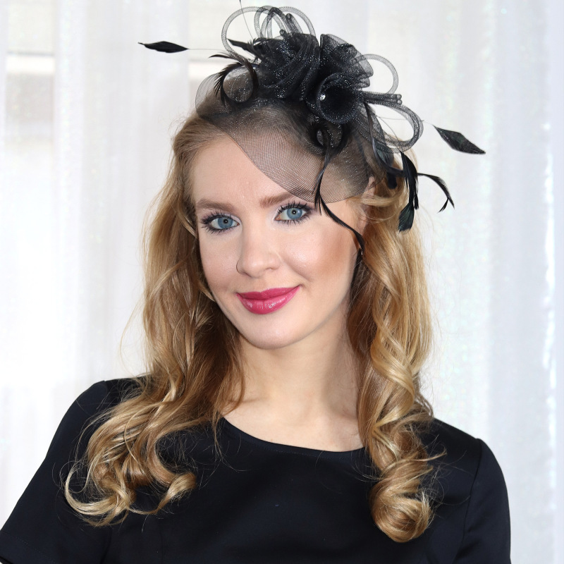 Fiona - elegantný fascinátor z krinolíny