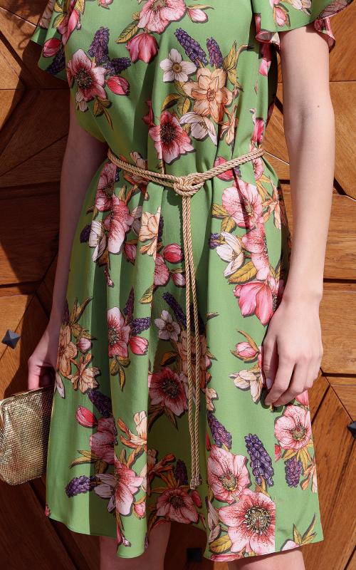 Linda - viskózové šaty s kvetmi na zelenej