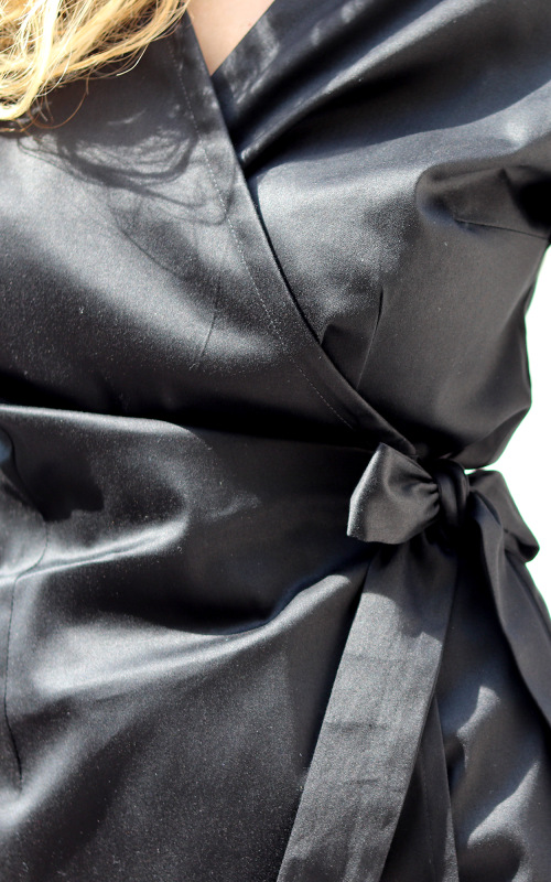 Kelly - čierne zavinovacie šaty s 3/4 rukávmi 5