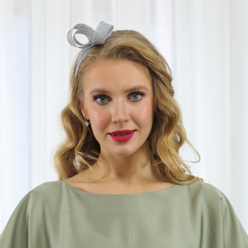 Rachel -šedá mašľa na čelenke 2