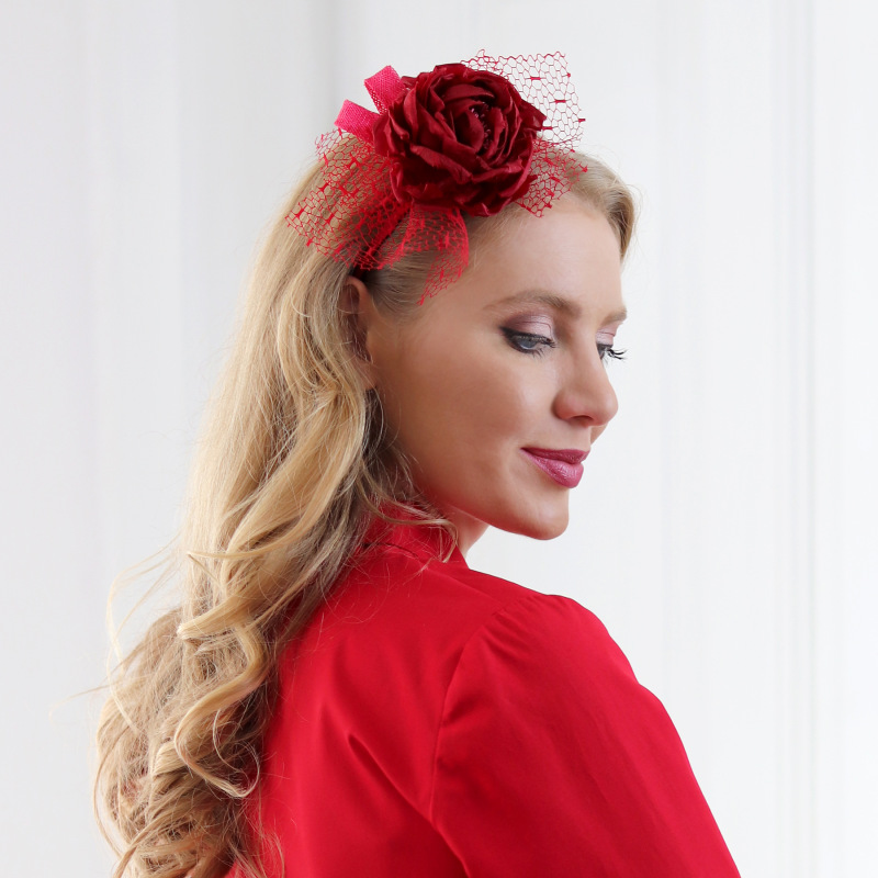 Rosa - červený fascinátor s hodvábnou ružou 2