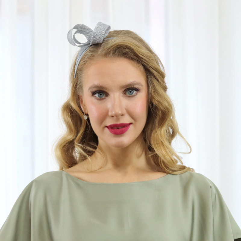 Rachel - šedá mašľa na čelenke 2