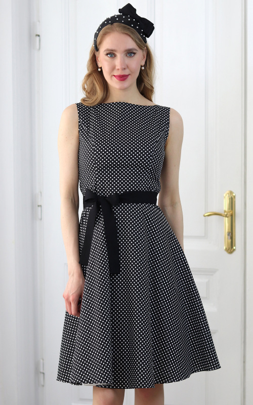 Betty - čierne letné šaty s bielymi bodkami 5