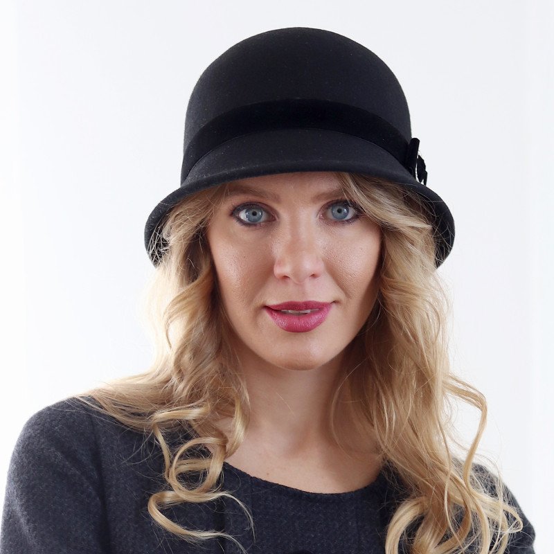 Kelly - čierny cloche klobúk 2