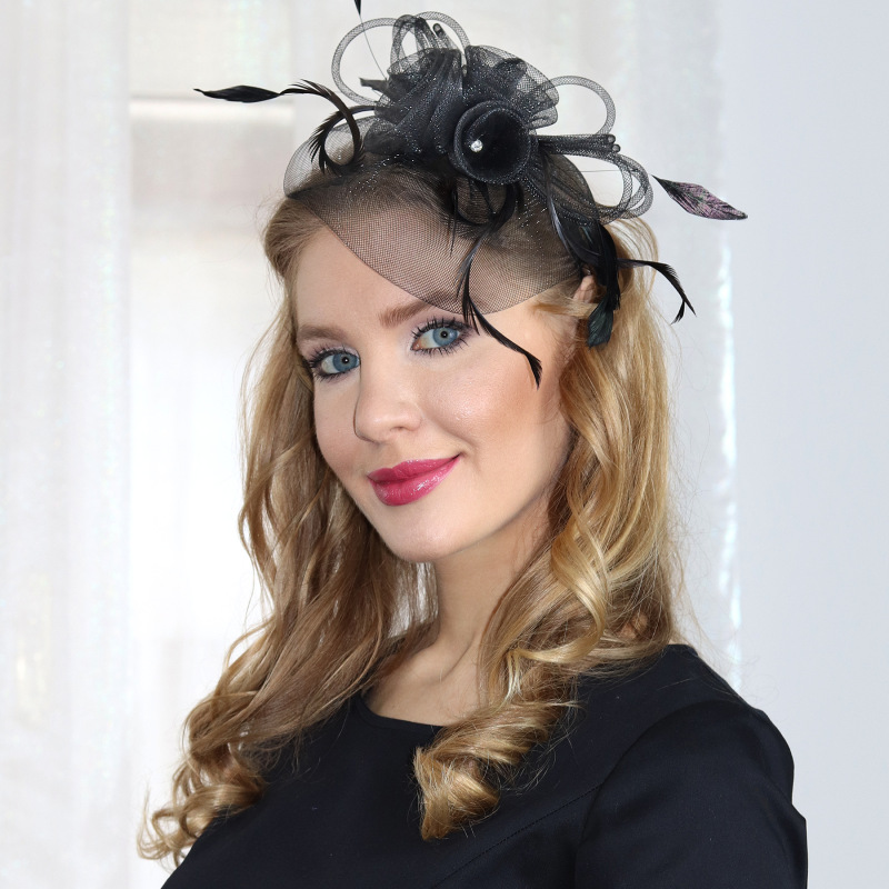 Fiona - elegantný fascinátor z krinolíny 1