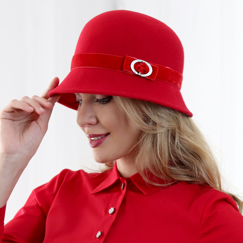 Kelly - červený cloche klobúk 1