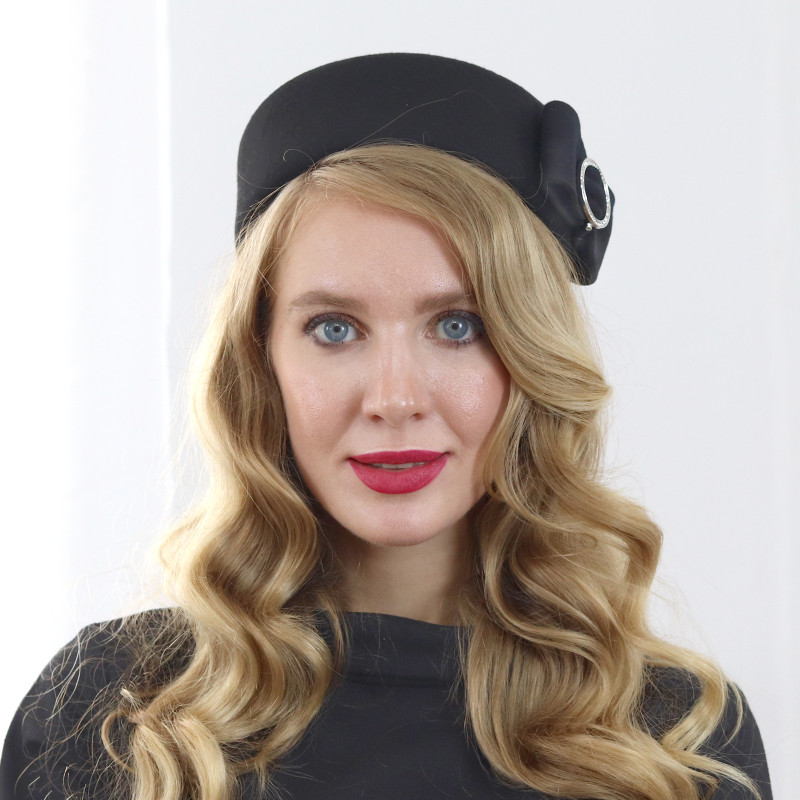 Gina- čierny klobúčik