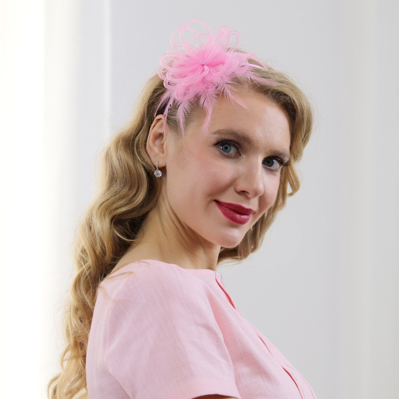 Chiara - ružový fascinátor z krinolíny a peria