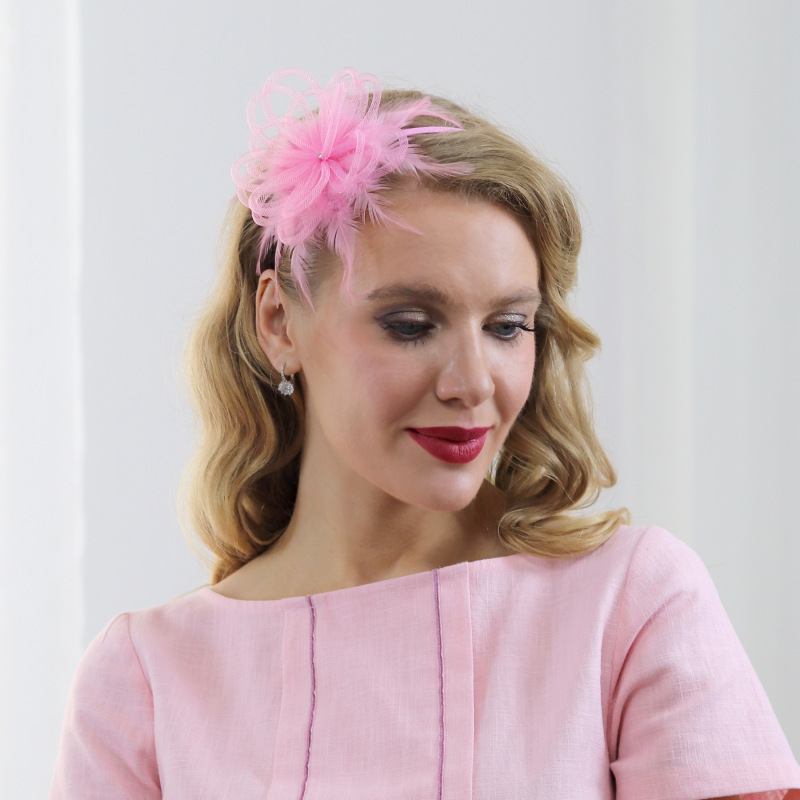 Chiara - ružový fascinátor z krinolíny a peria 2