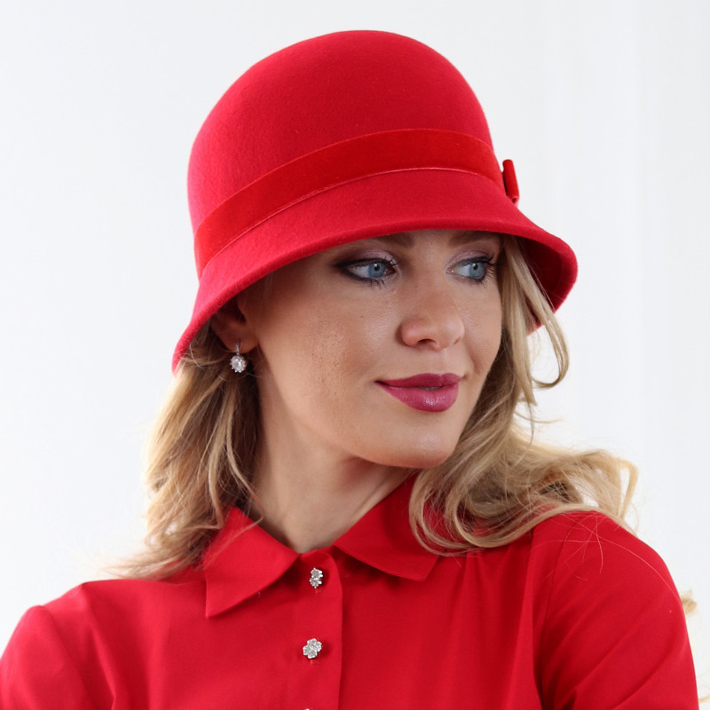 Kelly - červený cloche klobúk 3