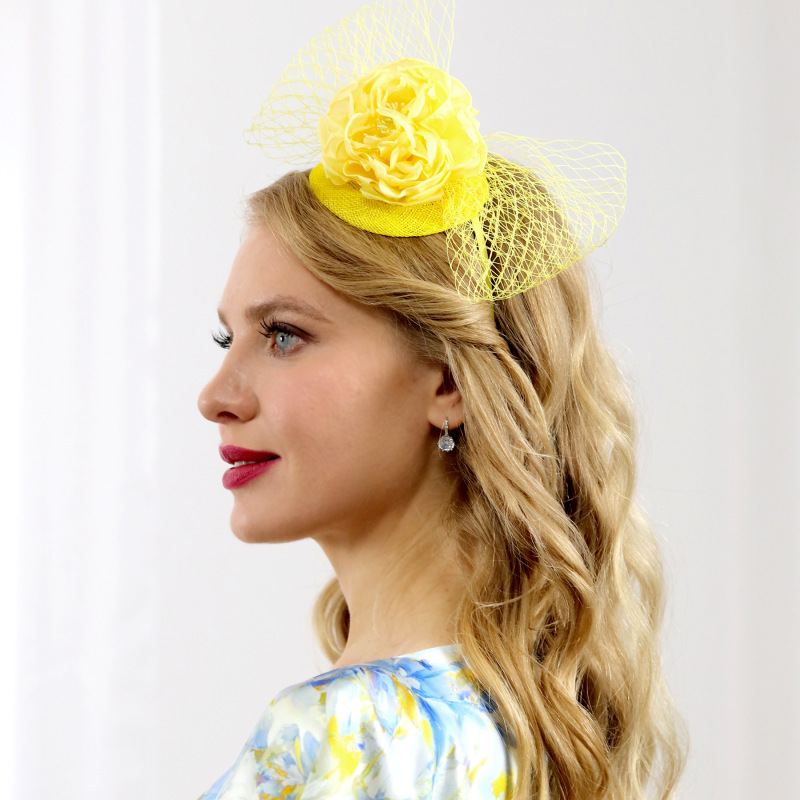 Brigitte- žltý fascinátor s hodvábnou ružou 1