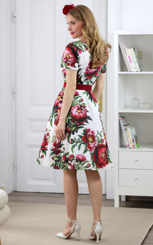 Peony - letné šaty s pivonkami na bielom podklade, autorská potlač 3