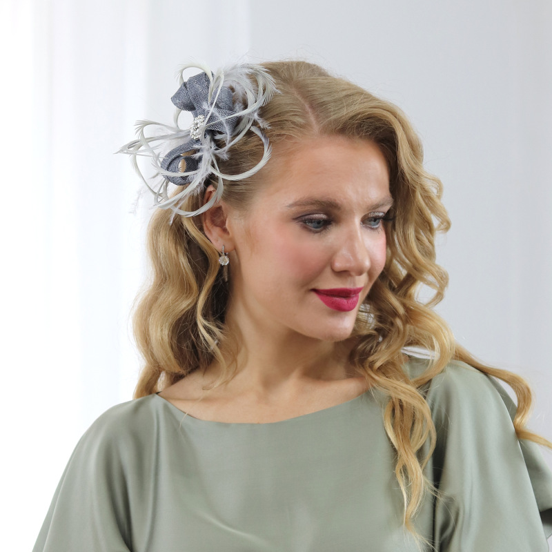 Trojlístok - strieborný fascinátor na hrebeni s perím 1