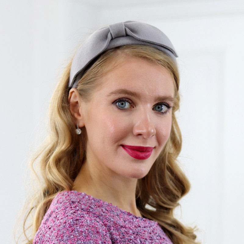 Beatrice - šedá čelenka 1