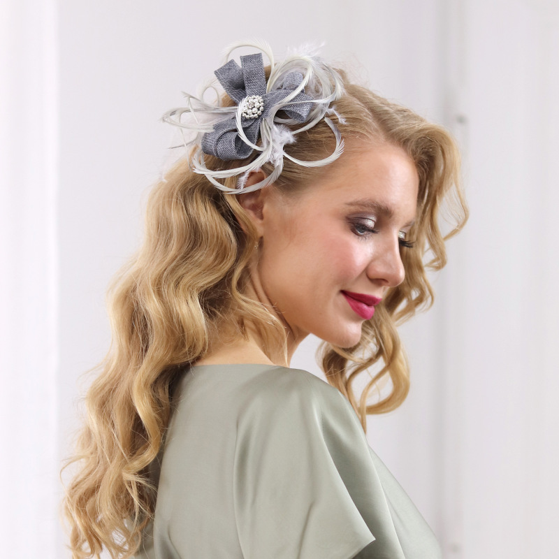 Trojlístok - strieborný fascinátor na hrebeni s perím 2