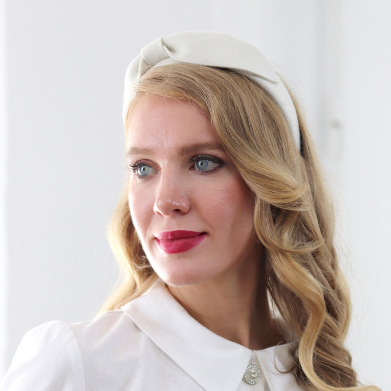 Beatrice - biela čelenka 2