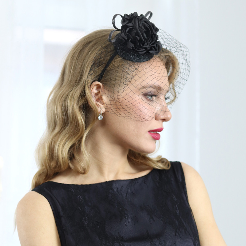 Bethany - čierny fascinátor s hodvábnou ružou a francúzskym závojom 2