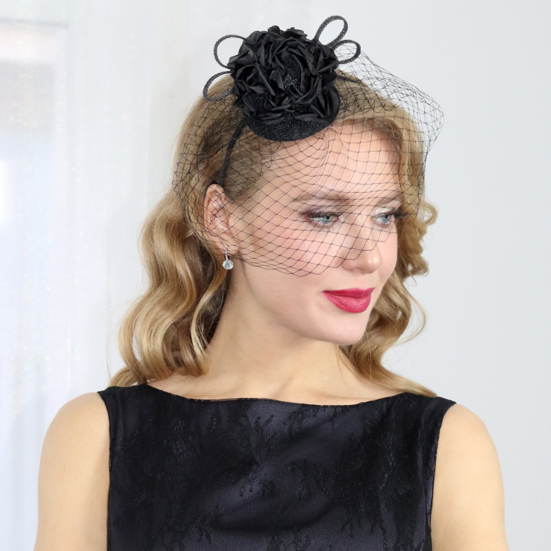 Bethany - čierny fascinátor s hodvábnou ružou a francúzskym závojom 1