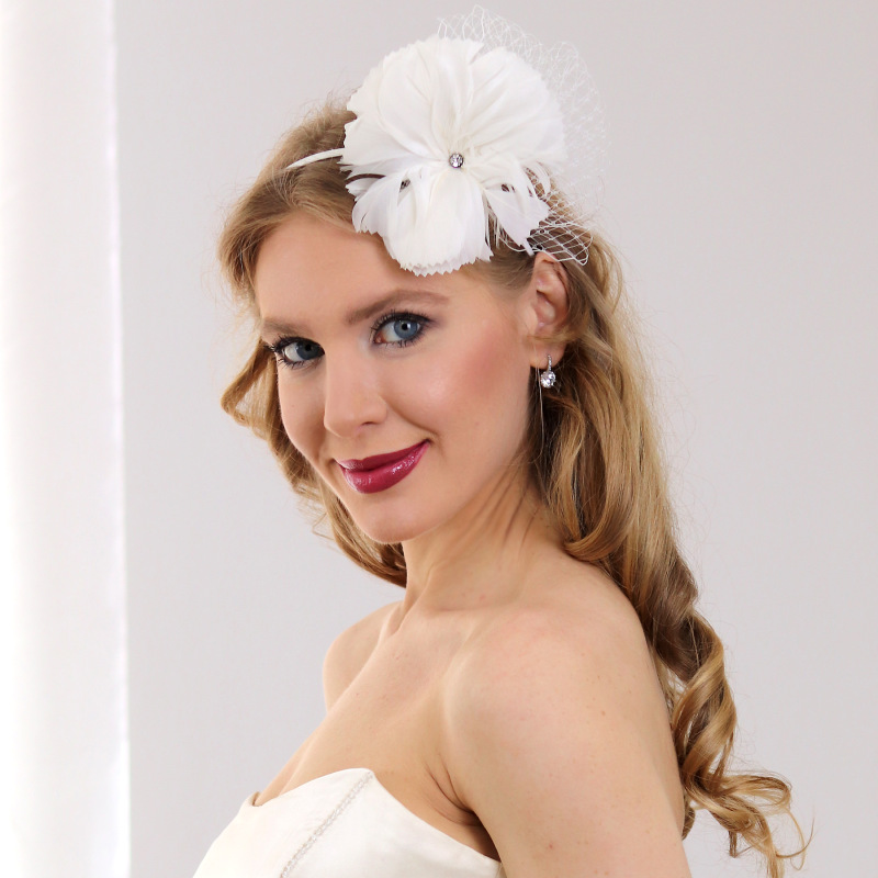 Nina - fascinátor s mašľou a kvetom z peria