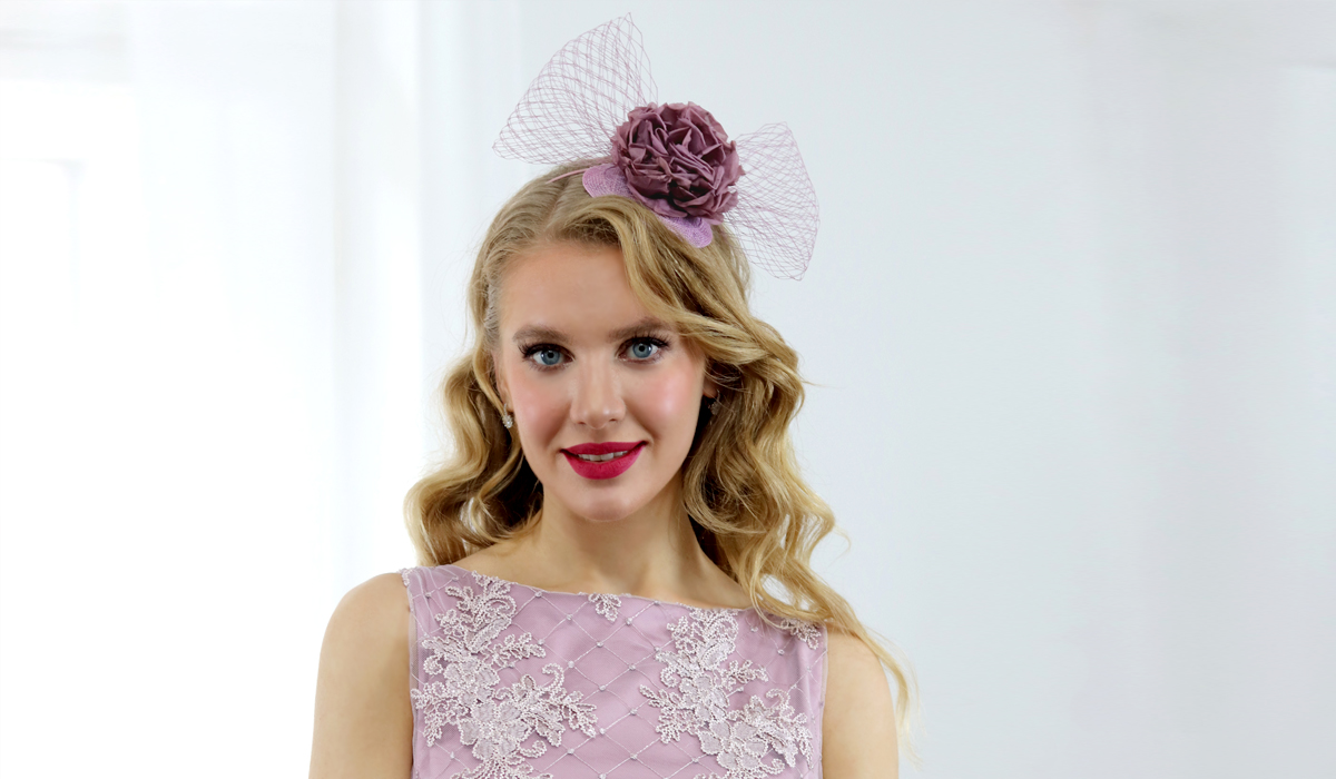 Slavnostne klobuky, fascinatory a doplnky do vlasov